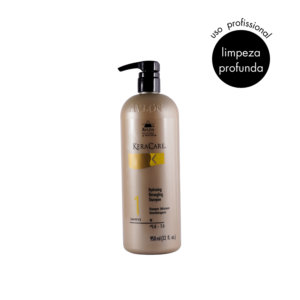 Kit KeraCare com First Lather Shampoo, Hydrating Detangling Shampoo e Humecto Creme Conditioner, indicado para limpeza profunda, hidratação, desembaraço e cabelos macios, sedosos e com brilho.