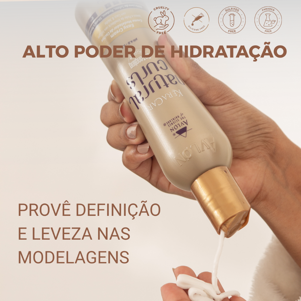 O Creme de Pentear Natural Curls Easy Cream é o segredo para cachos e crespos perfeitamente definidos, hidratados e sem frizz. Com uma fórmula de alta hidratação, este creme desembaraça os fios com facilidade, proporcionando leveza e controle duradouro do frizz. Ele sela as cutículas, tornando-o ideal para cabelos cacheados e crespos que estão opacos, secos e danificados.
