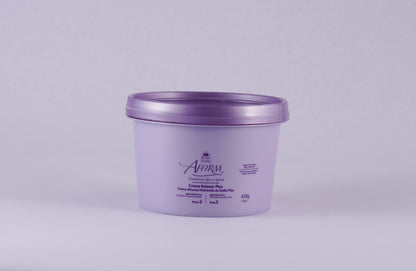 Pote de creme alisante desenvolvido para cabelos brasileiros de alta resistência. Proporciona alisamento intenso e condicionamento profundo em cerca de 20 minutos, ideal para cabelos de espessura média. 