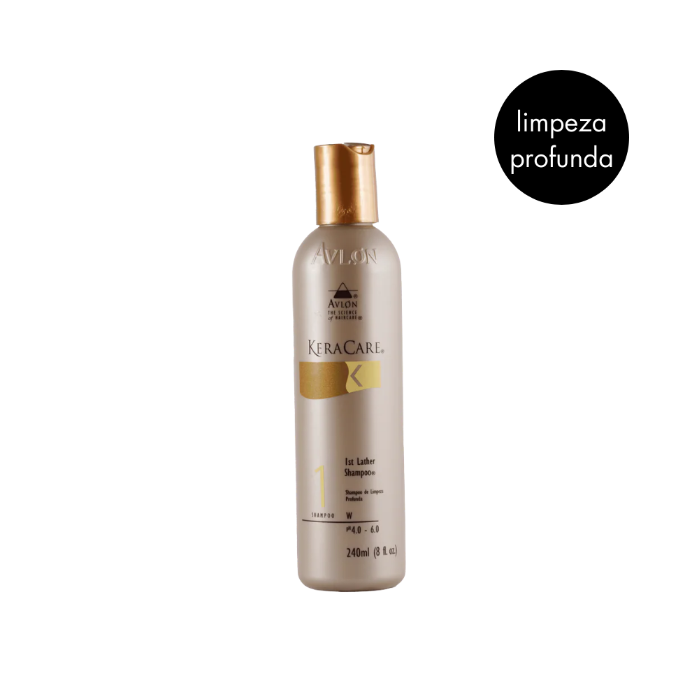 Shampoo de limpeza profunda e desmineralização com pH equilibrado, remove óleos sintéticos, sujeira e resíduos de styling sem agredir os óleos naturais, ideal para pré e pós-química.