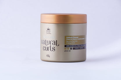 Creme multifuncional para limpeza e condicionamento de cabelos crespos e cacheados. Completa o shampoo, higieniza sem desidratar e mantém os nutrientes dos fios. Ideal para condicionar, tratar e estilizar com técnicas como fitagem, twists, tranças, entre outras. Livre de sulfatos, parabenos, silicones e petrolatos. Contém óleo de côco, óleo de rícino e manteiga de karité