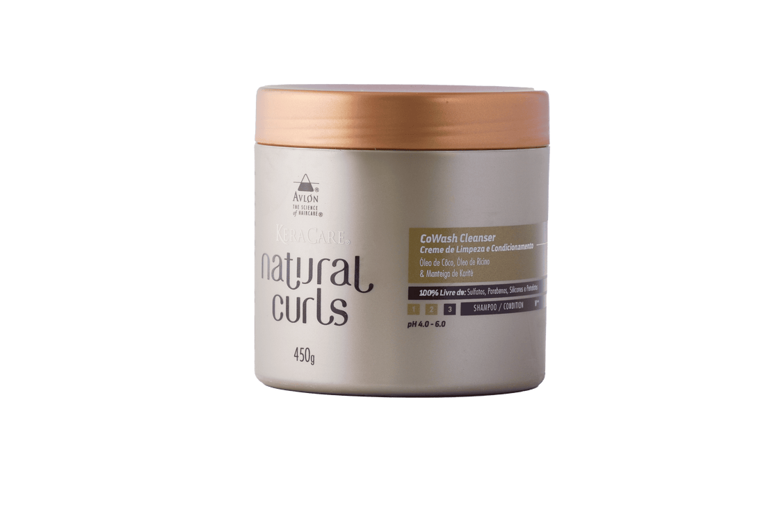 O Co-Wash Natural Curls Cleanser é um condicionador higienizador multifuncional que limpa suavemente os cabelos cacheados e crespos sem ressecar ou remover os nutrientes naturais dos fios. Ideal para quem busca uma limpeza delicada e hidratante, este co-wash é a alternativa perfeita para shampoos tradicionais, especialmente para cabelos mais secos e sensíveis.