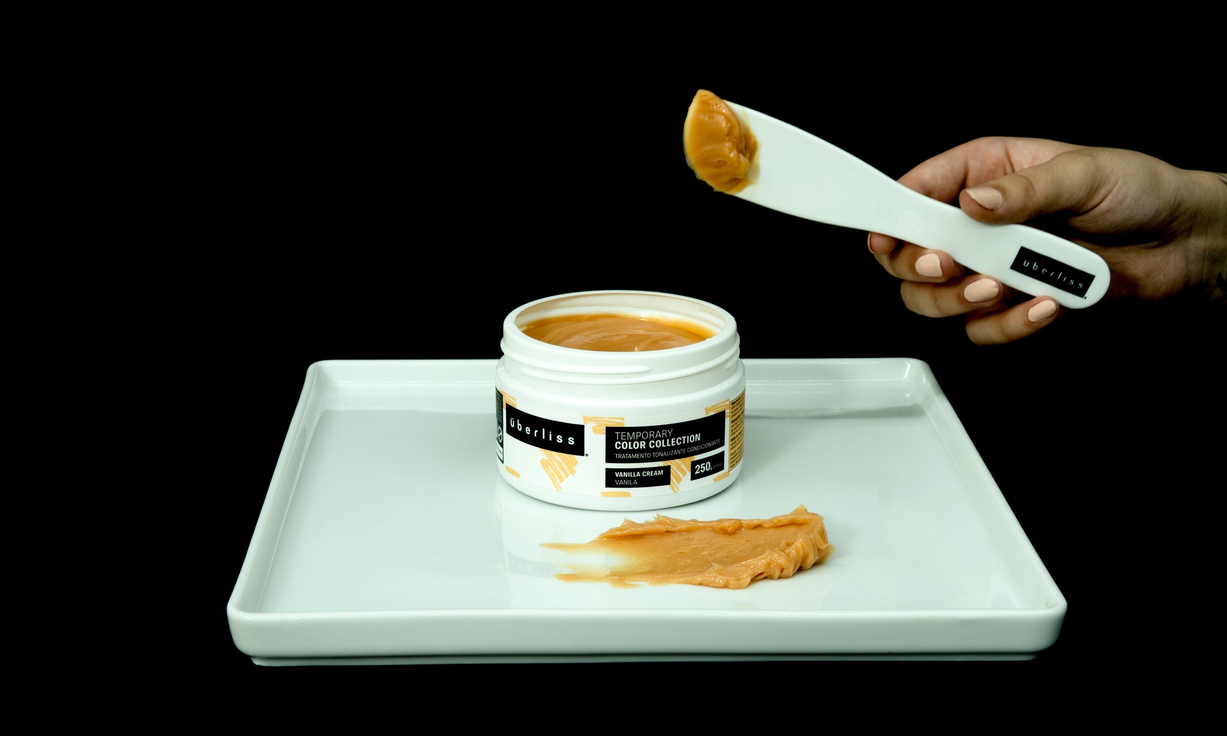 Máscara tonalizante condicionante preta | matizador preto: Cosmético premium, com ativos de ultima geração que garantem alta durabilidade, cerca de 7 a 10 lavagens, e fórmula enriquecida que nutre e hidrata os cabelos. 
