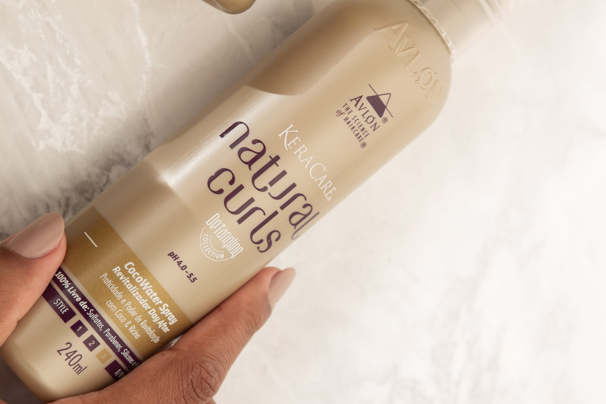 Day After e Finalizador! O Spray Revitalizante Natural Curls Cocowater é o aliado perfeito para revitalizar cabelos cacheados e crespos, devolvendo movimento, leveza e hidratação natural. Ideal para uso no day after ou como finalizador, este spray proporciona um cuidado completo para seus cachos.