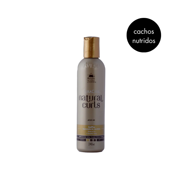 Shampoo Natural Curls CurlPoo para cabelos cacheados e crespos, limpa suavemente, remove resíduos sem agredir os fios, reduz porosidade, facilita o desembaraço e proporciona maciez e brilho.